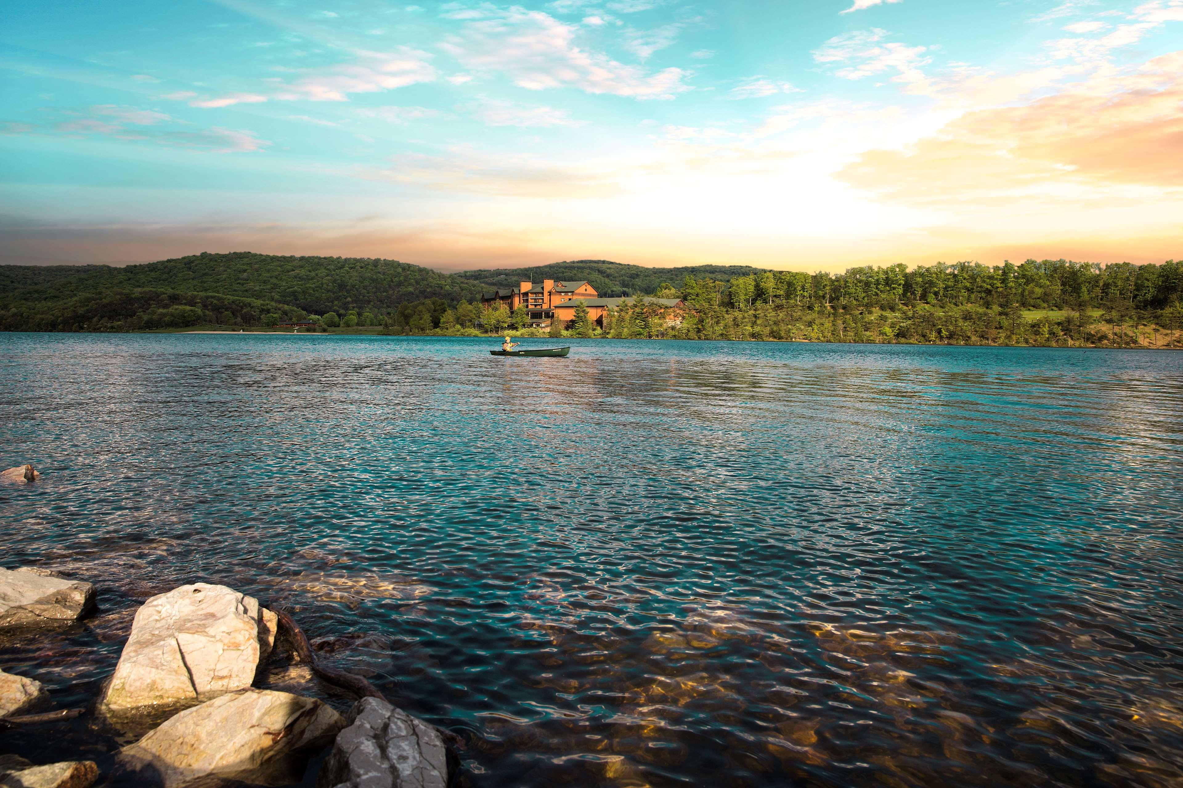 Rocky Gap Casino Resort Flintstone Exteriör bild